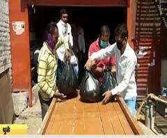माझा मदतीचा हात | धुळ्यात राष्ट्रवादीतर्फे गरजूंना धान्यवाटप, गरीब कामगारांच्या घरी जाऊन पुरवली मदत