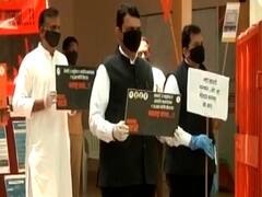 Fadnavis & party protest against Uddhav govt by wearing black masks in Mumbai 