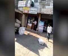 Lockdown 3 | हिंगोलीत औषधांच्या वाहनातून चप्पल आणि बुटांची वाहतूक; अवैध वाहतूक करणाऱ्यांवर कारवाई होणार?