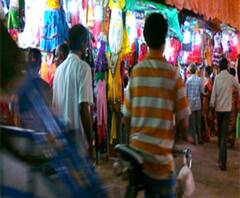 একঝলকে: সরকারি নিয়ম অমান্য করে খুলল শ্রীরামপুর মার্কেট, মাস্ক পরতে বলায় মালদায় সিভিক ভলান্টিয়ারকে মারধর