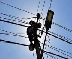 বিদ্যুৎ ফেরাতে গিয়ে জীবনই চলে গেল বিদ্যুৎকর্মীর