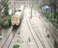  প্রবল বৃষ্টিতে জলমগ্ন টিকিয়াপাড়ার কারশেডের একাংশ