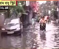 ‘বুক পর্যন্ত জল ছিল’, প্রাক বর্ষার বৃষ্টিতেই ডুবল উত্তর কলকাতার মুক্তারাম বাবু স্ট্রিট 