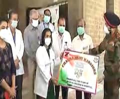 Salute #CoronaWarriors | औरंगाबादमध्ये लष्करी अधिकाऱ्यांची रुग्णालयातील डॉक्टर्स, नर्स, कर्मचाऱ्यांना मानवंदना