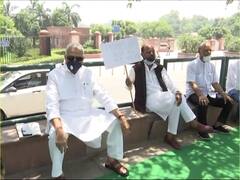 प्रवासी मजदूरों के मुद्दे पर Yashwant Sinha राजघाट पर धरने पर बैठे