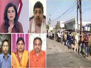 Social distancing norms violated outside liquor shops across India | Samvidhan Ki Shapath