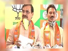 MP: What social distancing? 200 Congress leaders join BJP in an event