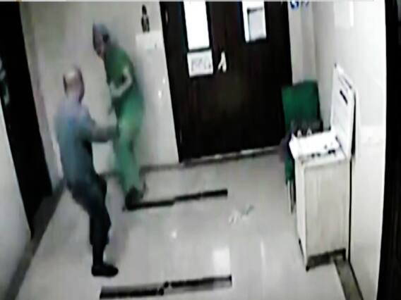 Was a doctor beaten up in a media house? | Sacchai Ka Sensex (21.05.2020)