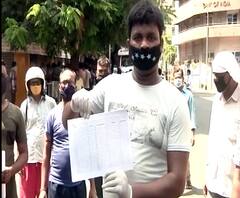 Fake forms for Migrants | परप्रांतियांना गावी जाण्यासाठी बनावट फॉर्म्सची विक्री, दोघांना अटक | स्पेशल रिपोर्ट