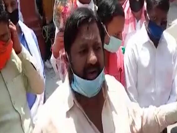 Sitapur: BJP सांसद ने तोड़ा lockdown, कार्यकर्ताओं के साथ पहुंचे कलेक्टरेट