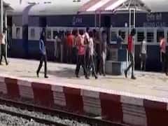 Bihar: Migrant labourers create ruckus as train halts for hours