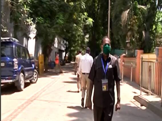 Mumbai: मातोश्री के बहार तैनात तीन पुलिसकर्मी कोरोना पॉजिटिव