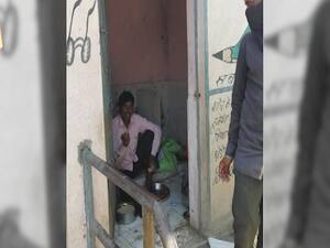 Did this man from Guna eat his food in toilet? | Sacchai Ka Sensex (05.05.2020)