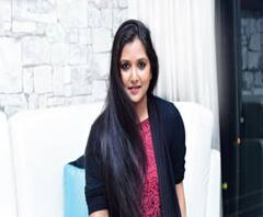 কবি প্রণাম: সোমলতার গলায় শুনুন ‘ও যে মানে না মানা’ 