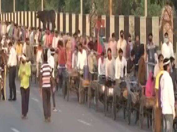 Delhi: सब्जी खरीदने वालों से ज्यादा शराब खरीदने वालों ने किया social distancing का पालन