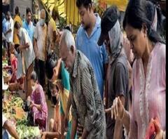 করোনা: ক্রেতাদের মুখে নেই মাস্ক, থিকথিক করছে মানুষ, মালদায় বাজারে প্রচারাভিযান পুলিশের 