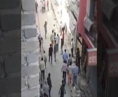 Lockdown 4.0 | उत्तर प्रदेश-गुरुग्राम परिसरात पोलिसांवर स्थानिकांची दगडफेक