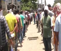 Bhiwandi Wine Shops | भिवंडीत दुकानदारांकडून गर्दी न होण्यासाठी योग्य ती काळजी, मद्यप्रेमींच्या अर्ध्या किलोमीटरपर्यंत रांगा