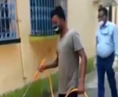 করোনা: রাস্তায় রাস্তায় বাঁশের ব্যরিকেড, যাতায়েত বন্ধ করতে তৎপর গ্রামবাসীরাই