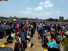 Maharashtra के पालघर में सैकंड़ों की तादाद में जुटी भीड़...सरकार परेशान 