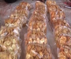 Special Report | केळींची विक्री होईना, केळ्यांपासून घरच्याघरीत बनवल्या चिप्स, उस्मानाबादच्या शेतकऱ्यांनी शोधला जबरदस्त उपाय! 