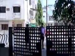 અમદાવાદઃ નવરંગપુરામાં કોર્પોરેશનના સ્ટાફ ક્વાટર્સમાં લોકડાઉનનો ચુસ્ત અમલ, જુઓ વીડિયો