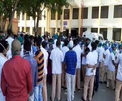 Pune Navale Hospital | पुण्यातील सिंहगड परिसरातील नवले रुग्णालय कर्मचाऱ्यांचं आदोलन