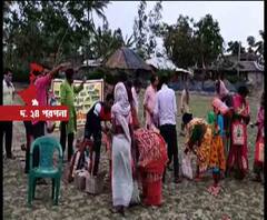 লেক কালীবাড়ির তরফে ১১০০ পরিবারকে ত্রাণ বিলি 