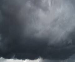 ধেয়ে আসছে ঘূর্ণিঝড়, মঙ্গলবার গাঙ্গেয় বঙ্গে ভারী বৃষ্টির পূর্বাভাস 