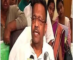  কলকাতা পুরসভায় বোর্ড অফ অ্যাডমিনিস্ট্রেটরের প্রধান হিসেবে পদে কাজ শুরু করলেন ফিরহাদ হাকিম