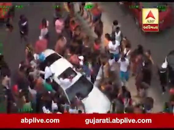 કોરોનાના સંકટમાં અમેરિકામાં પૈસા લેવા માટે ઉમટી લોકોની ભીડ, જુઓ વીડિયો 