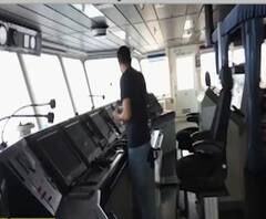 Special Report| समोर अथांग सागर, दुसरीकडे भीतीचा महासागर;Lockdown मुळे मर्चंट नेव्हीचे अधिकारी अडकले