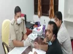 Odisha: मरीज के परिजन ने डॉक्टर के कान काटे