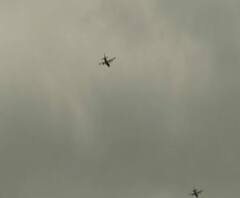 IAF Flypast| कोरोनाशी लढणाऱ्या वॉरियर्सना सैन्यदलाकडून जागोजागी मानवंदना,फायटर विमानातून पुष्पवृष्टी