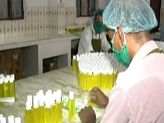 लखनऊ के मेघदूत कंपनी में फिर से शुरू हुआ काम, कोरोना से सुरक्षा का रखा जा रहा ध्यान