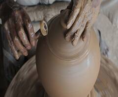 Pottery Making | कुंभारांनी तयार केलेल्या कलाकृतीचं नुकसान, कुंभार समाजाचे लॉकडाऊनमुळे हाल, व्यवसायावर कोरोनाची गदा