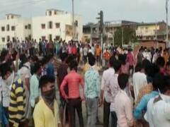 Surat: रेलवे स्टेशन पर प्रवासी कामगारों का हंगामा