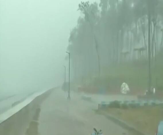 Cyclone AMPHAN | अॅम्फान चक्रीवादळ आज प. बंगाल-ओदिशाच्या समुद्रकिनारी धडकण्याचा इशारा
