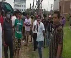 সোনারপুরে ইটবৃষ্টি, জখম বিদ্যুৎকর্মী, বারাসতে বিক্ষোভকারীদের সরাল পুলিশ 