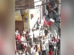 Delhi-Gurugram Border के पास हंगामा, पुलिस पर लोगों ने की पत्थरबाजी