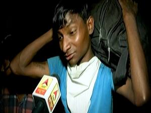 Famished labourers continue to migrate with children | Ghanti Bajao Full