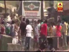 Odisha: कंटेनमेंट जोन खोलने को लेकर लोगों की पुलिस से भिड़त