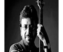 শুনুন: শিল্পী স্বপন বসুর গলায় 'ফাগুন হাওয়ায় হাওয়ায়' 