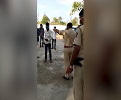 Quarantine Couple Tortured | शेतात क्वॉरंटाईन असलेल्या गर्भवती महिलेसह पतीला मारहाण