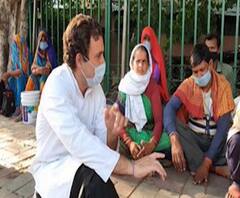 Rahul Gandhi visits Migrants दिल्लीतील सुखदेव विहारमध्ये काँग्रेस नेते राहुल गांधींकडून मजुरांची भेट
