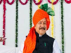 Vadodara: मजदूरों को घर भेजने के लिए मिले टोकन पर बीजेपी नेता की फोटो, कांग्रेस ने उठाए सवाल