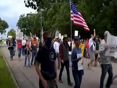 कमाई और कोरोना के चक्रव्यूह में फंसे ट्रंप !