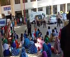 Pune Protest | डिसेंबरपासून पगार नाही, पुण्याच्या सिंहगड नवले रुग्णालय कर्मचाऱ्यांचं आंदोलन, कोरोनाबाधितांवर उपचार सुरू
