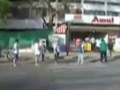 અમદાવાદઃ દૂધની દુકાનો પણ બંધ થઈ જવાના ડરે લોકોએ લગાવી લાંબી લાઇનો, જુઓ વીડિયો