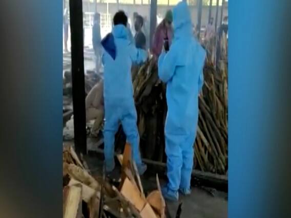 Corona: दिल्ली में अंतिम संस्कार पर सियासत, कांग्रेस ने केजरीवाल और केंद्र सरकार पर साधा निशाना